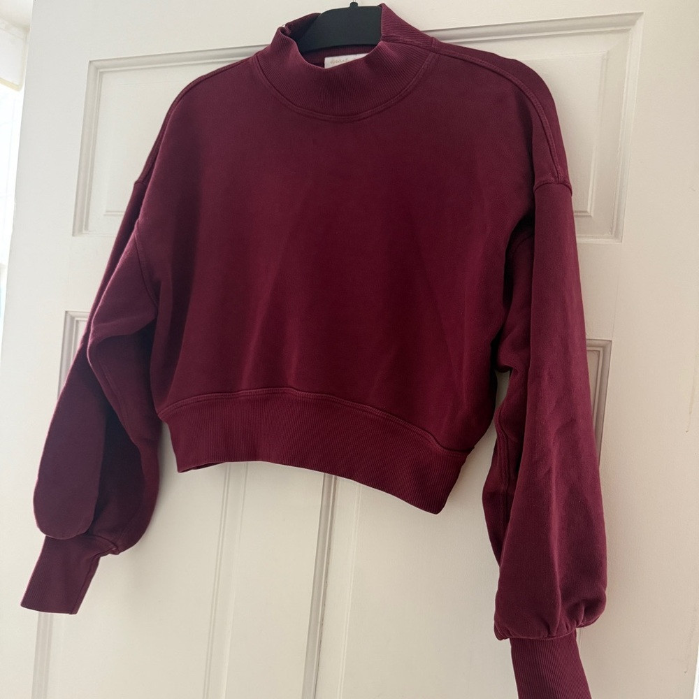 Spiritual Gangster Maroon Cropped Sweatshirt